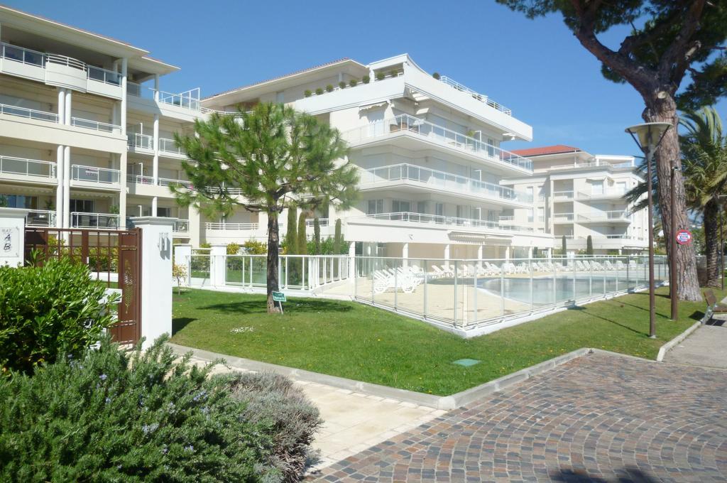 Stunning 2 Bed, 2 Bath Apt On The Cannes Sea Front Has Swimming Pool And Is A Secure Modern Building 464 Zewnętrze zdjęcie