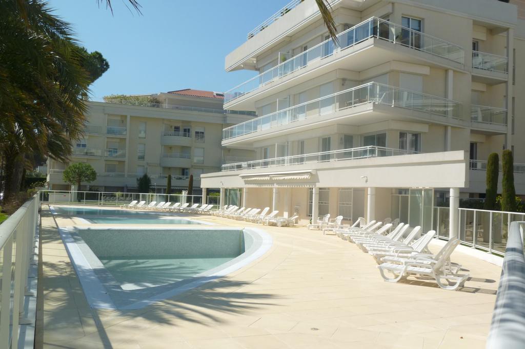 Stunning 2 Bed, 2 Bath Apt On The Cannes Sea Front Has Swimming Pool And Is A Secure Modern Building 464 Zewnętrze zdjęcie