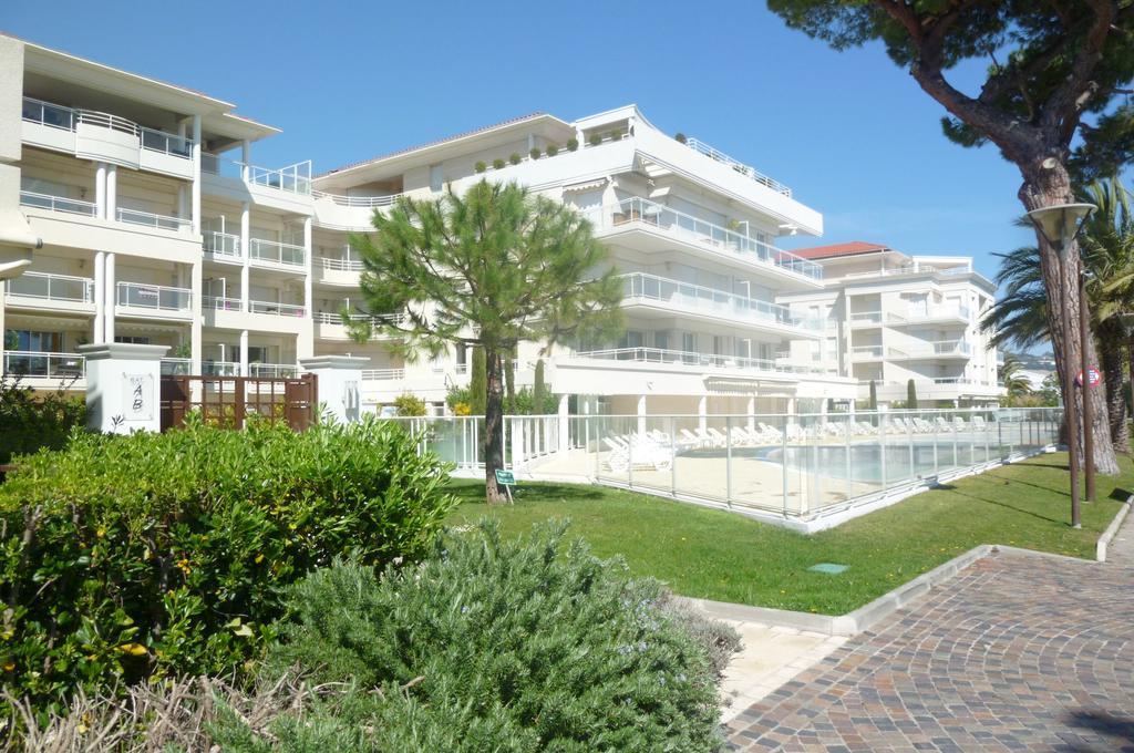 Stunning 2 Bed, 2 Bath Apt On The Cannes Sea Front Has Swimming Pool And Is A Secure Modern Building 464 Zewnętrze zdjęcie