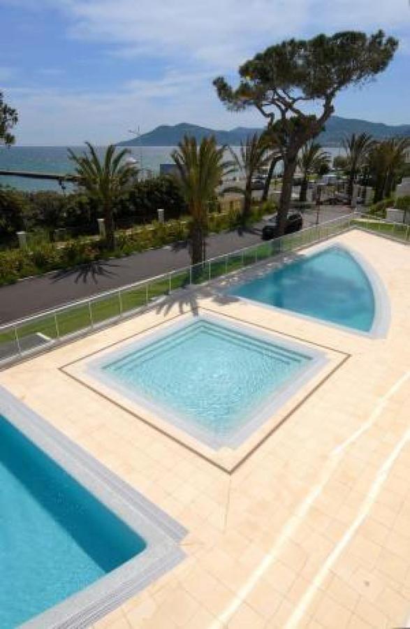 Stunning 2 Bed, 2 Bath Apt On The Cannes Sea Front Has Swimming Pool And Is A Secure Modern Building 464 Zewnętrze zdjęcie