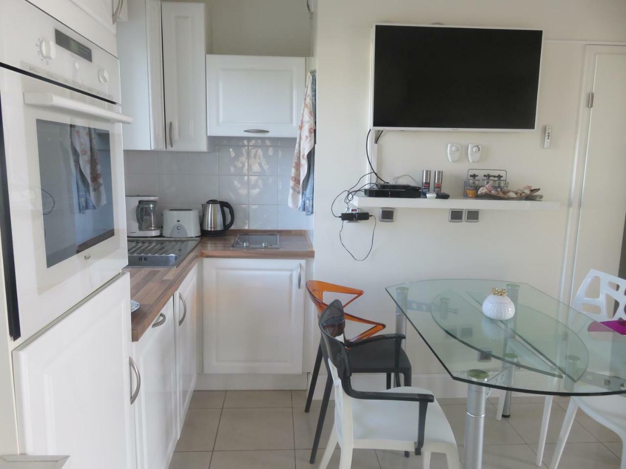 Stunning 2 Bed, 2 Bath Apt On The Cannes Sea Front Has Swimming Pool And Is A Secure Modern Building 464 Zewnętrze zdjęcie