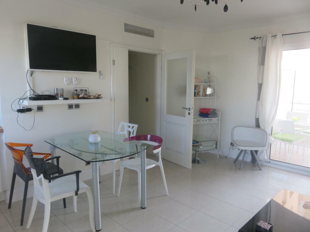 Stunning 2 Bed, 2 Bath Apt On The Cannes Sea Front Has Swimming Pool And Is A Secure Modern Building 464 Zewnętrze zdjęcie